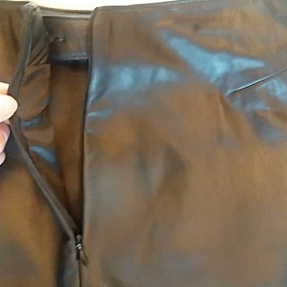 Wilson's Black Leather Skirt - Picture 6 of 8